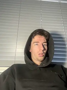 Snapshot of MikesWood21 chatting on February 12, 1:48 pm MikesWood21 online show from February 12, 1:48 pm