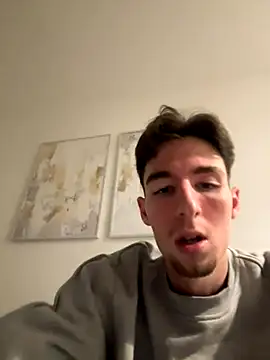 Snapshot of MikesWood21 chatting on November 21, 2:10 am MikesWood21 online show from November 21, 2:10 am