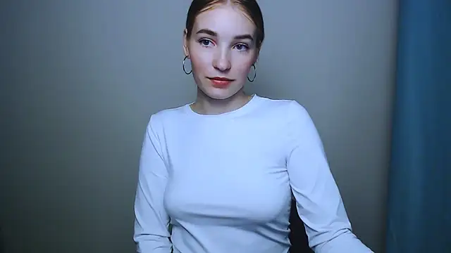 Queen ofLove online show from November 27, 8:00 pm