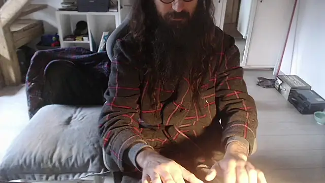 contemptumundi888 online show from November 24, 11:10 am