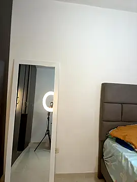 sophiee evanss  online show from November 19, 1:11 pm