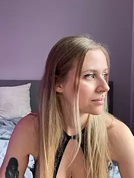 lunawolf21 online show from December 26, 11:21 am