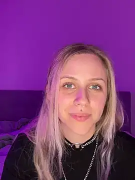 lunawolf21 online show from February 15, 6:33 pm