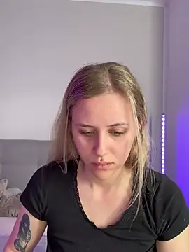 lunawolf21 online show from March 3, 7:21 am