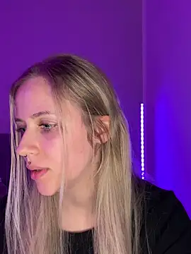 lunawolf21 online show from March 3, 5:39 pm