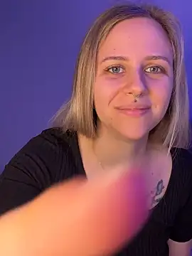 lunawolf21 online show from February 11, 7:46 am