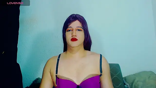 Snapshot of alexandrasexy32 chatting on May 10, 3:12 am alexandrasexy32 online show from May 10, 3:12 am