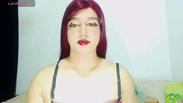 Snapshot of alexandrasexy32 chatting on June 14, 2:35 am alexandrasexy32 online show from June 14, 2:35 am