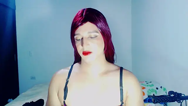 Snapshot of alexandrasexy32 chatting on July 2, 12:32 am alexandrasexy32 online show from July 2, 12:32 am