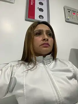 Snapshot of Keittly_ chatting on February 19, 8:22 am Keittly online show from February 19, 8:22 am