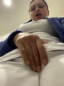 Snapshot of Keittly_ chatting on November 18, 6:45 pm Keittly online show from November 18, 6:45 pm