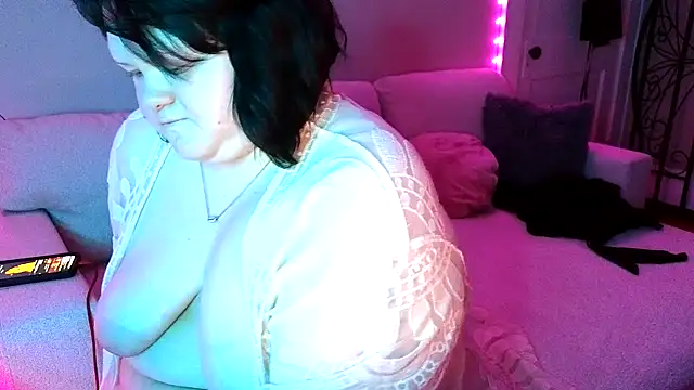 Snapshot of Flamefairy710 chatting on February 19, 11:49 am Flamefairy710 online show from February 19, 11:49 am