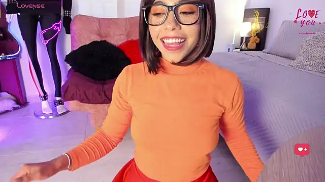 Snapshot of AndreaVelasco chatting on June 5, 6:13 pm AndreaVelasco online show from June 5, 6:13 pm