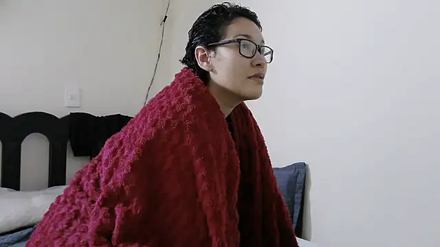 luxandracon23 online show from May 6, 1:49 pm