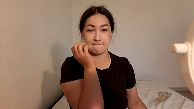 Aria Blisss online show from July 9, 1:31 am
