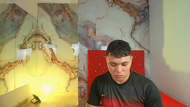 couple lovelyds online show from December 13, 9:09 pm