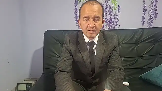 yazforeSolo online show from November 20, 2:28 pm