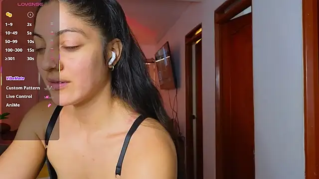 Snapshot of sweet_sara2 chatting on July 9, 2:43 pm sweet sara2 online show from July 9, 2:43 pm