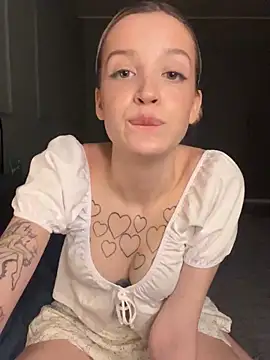 Snapshot of Sweet_Evva chatting on December 2, 5:15 pm Sweet Evva online show from December 2, 5:15 pm