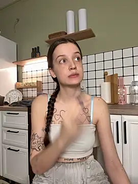 Snapshot of Sweet_Evva chatting on December 4, 6:38 pm Sweet Evva online show from December 4, 6:38 pm