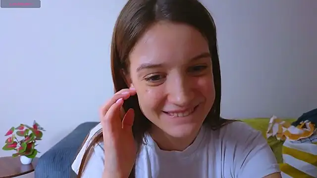 Snapshot of Sweet_Evva chatting on February 13, 5:53 pm Sweet Evva online show from February 13, 5:53 pm