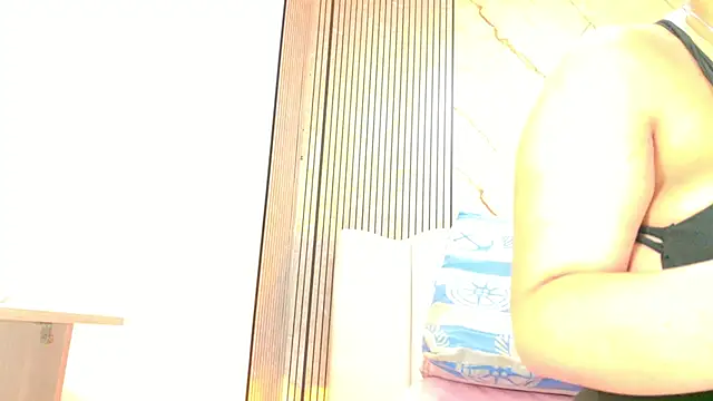 Snapshot of Sofia_martiin chatting on March 21, 3:00 am Sofia martiin online show from March 21, 3:00 am