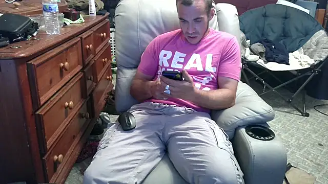 ScubaStevex online show from September 28, 2:39 am