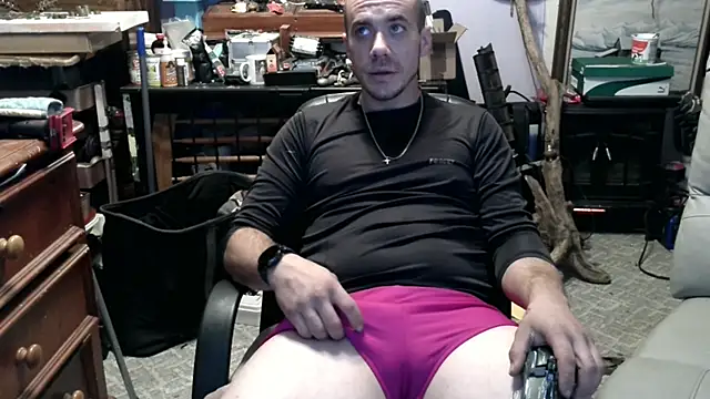 ScubaStevex online show from November 17, 1:00 am