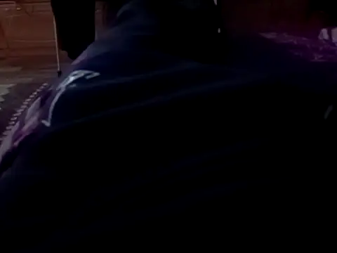 Snapshot of ich411983 chatting on November 1, 11:18 pm ich411983 online show from November 1, 11:18 pm