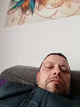 ich411983 online show from April 3, 10:57 am