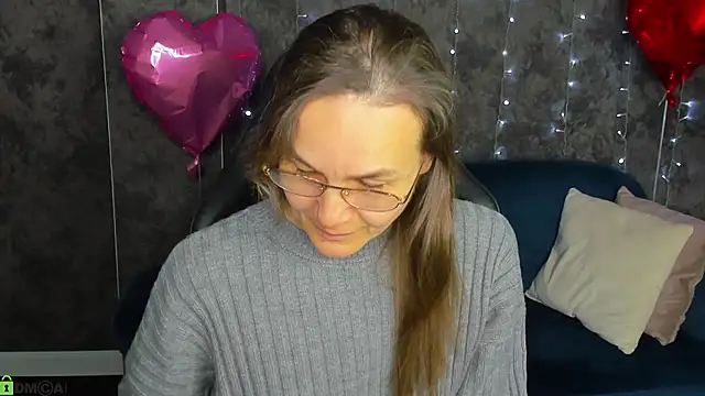 Lillian White online show from February 22, 1:07 am