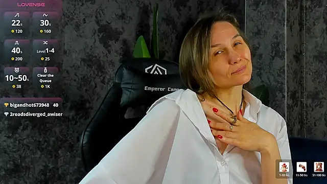 Snapshot of Lillian_White chatting on May 15, 10:50 pm Lillian White online show from May 15, 10:50 pm