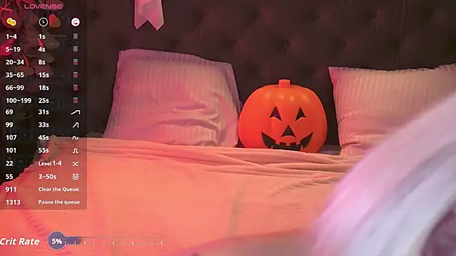 Snapshot of ZaraReignn chatting on October 26, 8:37 pm ZaraReignn online show from October 26, 8:37 pm