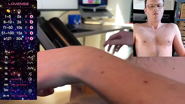 Snapshot of ikbeneendikkelul chatting on March 18, 9:52 am ikbeneendikkelul online show from March 18, 9:52 am