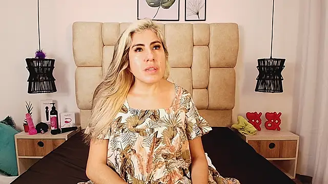 AdharaSmithh online show from March 7, 2:25 am