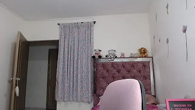 Snapshot of jaky_reyes chatting on February 22, 1:33 am jaky reyes online show from February 22, 1:33 am