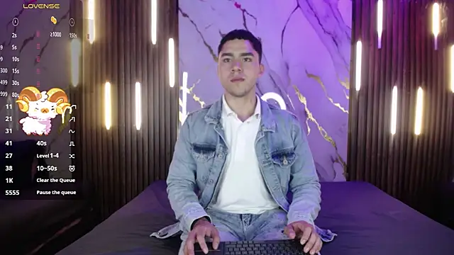 LiamNovak online show from November 22, 12:15 pm