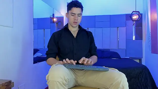 LiamNovak online show from February 1, 12:04 pm