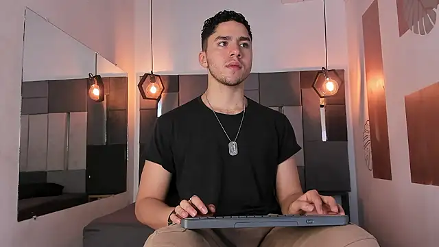 LiamNovak online show from February 22, 12:15 pm