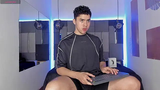 LiamNovak online show from March 7, 12:24 pm