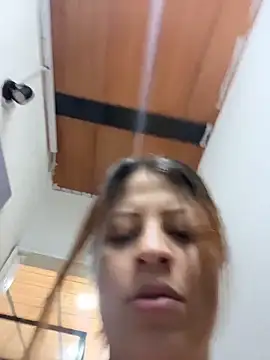 ShyVibes  online show from October 29, 7:15 pm