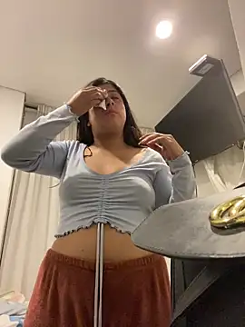girl anni online show from February 8, 8:42 am