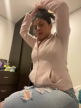 girl anni online show from February 13, 5:11 pm