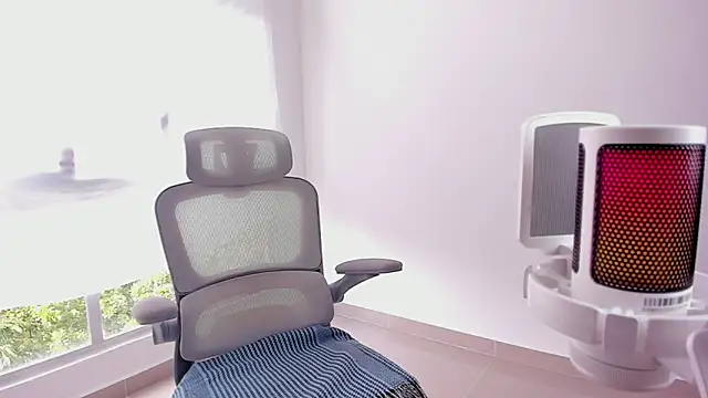 Snapshot of Sakito_Tokio chatting on December 15, 8:24 pm Sakito Tokio online show from December 15, 8:24 pm