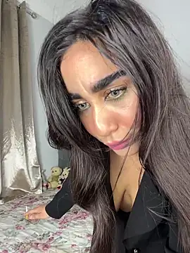 Snapshot of Meryem_Queen chatting on March 23, 9:52 pm Meryem Queen online show from March 23, 9:52 pm
