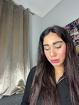 Snapshot of Meryem_Queen chatting on March 26, 3:12 am Meryem Queen online show from March 26, 3:12 am