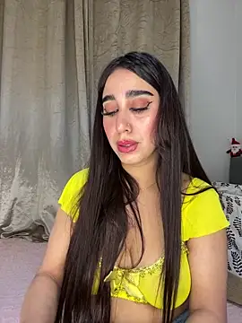 Snapshot of Meryem_Queen chatting on April 14, 10:27 pm Meryem Queen online show from April 14, 10:27 pm