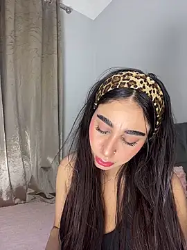 Snapshot of Meryem_Queen chatting on April 26, 8:39 pm Meryem Queen online show from April 26, 8:39 pm