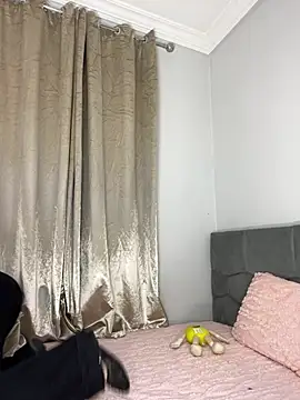 Snapshot of Meryem_Queen chatting on May 13, 1:58 am Meryem Queen online show from May 13, 1:58 am
