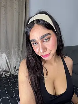Snapshot of Meryem_Queen chatting on May 27, 2:52 am Meryem Queen online show from May 27, 2:52 am